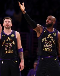 开云体育官方-湖人队常规赛数据：投篮命中率50.2%全联盟第一，得分第11失分第12