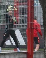 开云体育官方-图片报：诺伊尔的伤腿已能发力，他利用飞盘进行特别训练