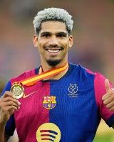 马卡：阿劳霍飞回巴塞罗那花了将近24小时，但下飞机立刻投入训练