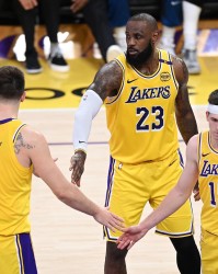 开云体育官网-老詹不离开湖人？队记详解：商业因素&amp;amp;无更好选择&amp;amp;声明反响有限