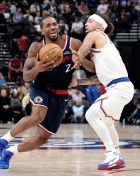 莱昂纳德29+7+8唐斯空砍35+12+7 快船击退尼克斯